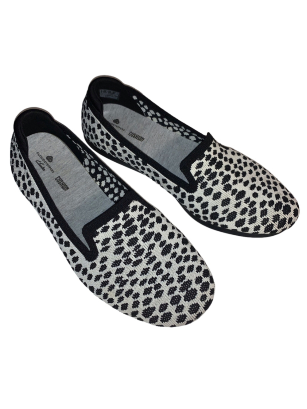 Women's Clarks Cloudsteppers Flats Size 9.5 wide Black and White Animal Print